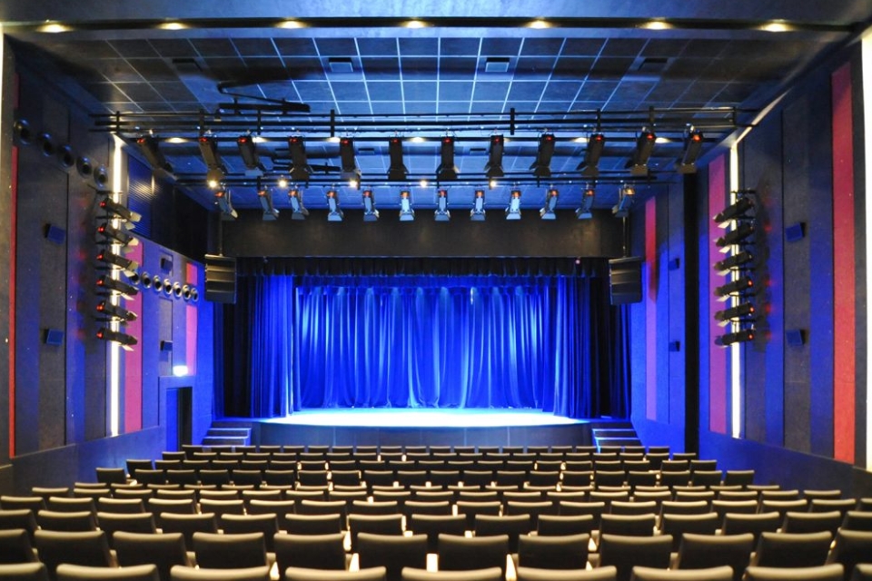 Flexible Stage Lighting Solutions for Theatres, Convention Centers, and Multi-Purpose Venues