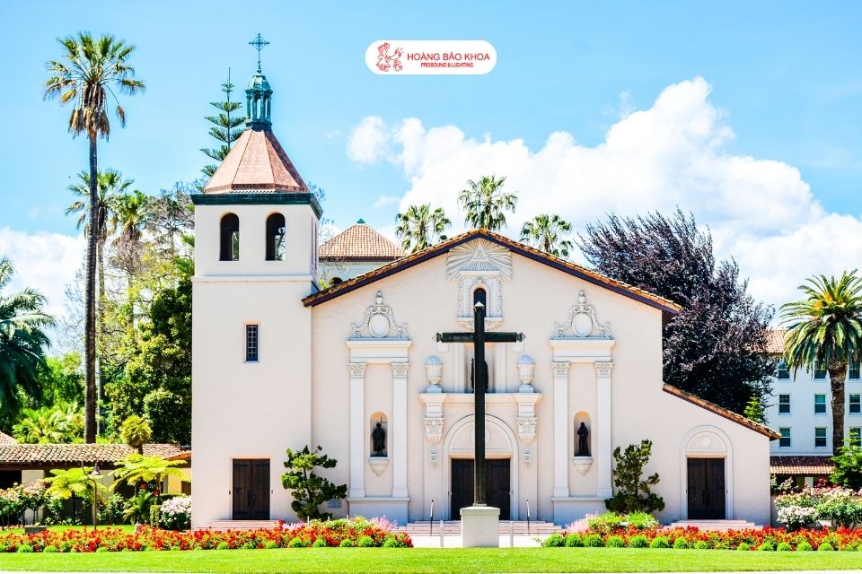 Selecting the Right Microphone for Church and Chapel Audio Systems