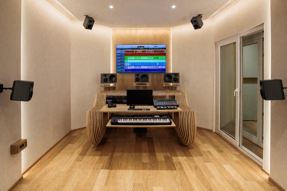 Vì sao acoustic treatment quan trọng trong phòng thu và phòng họp?