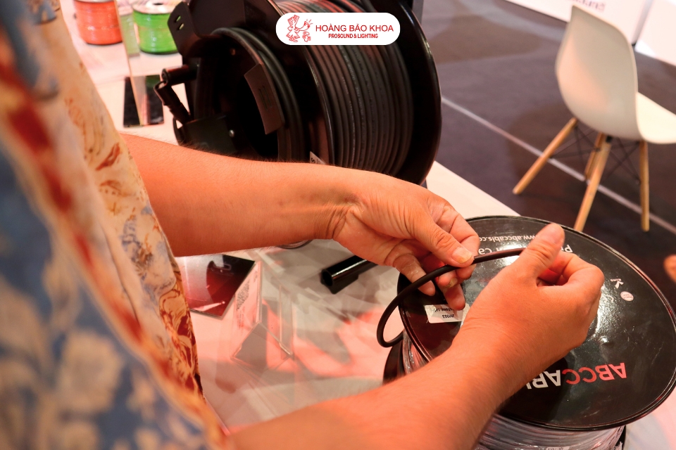 How to Choose the Right Audio Connectors for Stage Systems? | Hoang Bao Khoa Audio Solutions