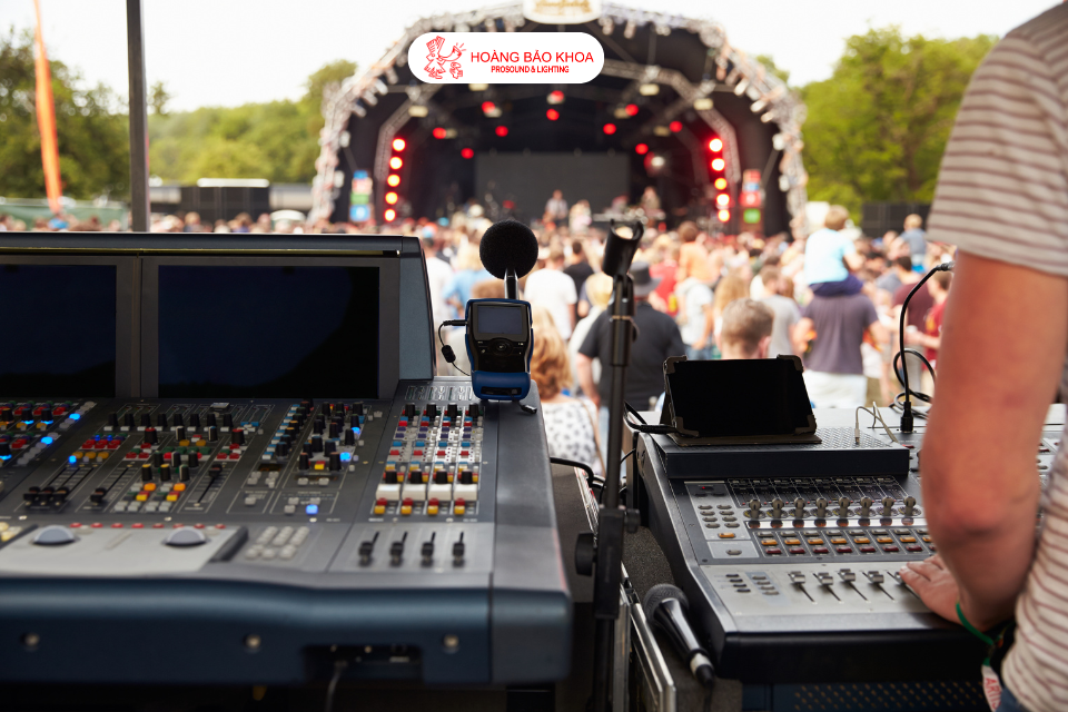 Stage Sound System Installation Solutions by Hoang Bao Khoa
