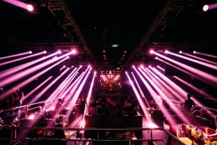 Cách Lựa Chọn Đèn Beam Cho Bar, Club Và Sân Khấu Biểu Diễn