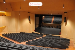 What Should You Consider When Installing a Professional Auditorium Sound System?