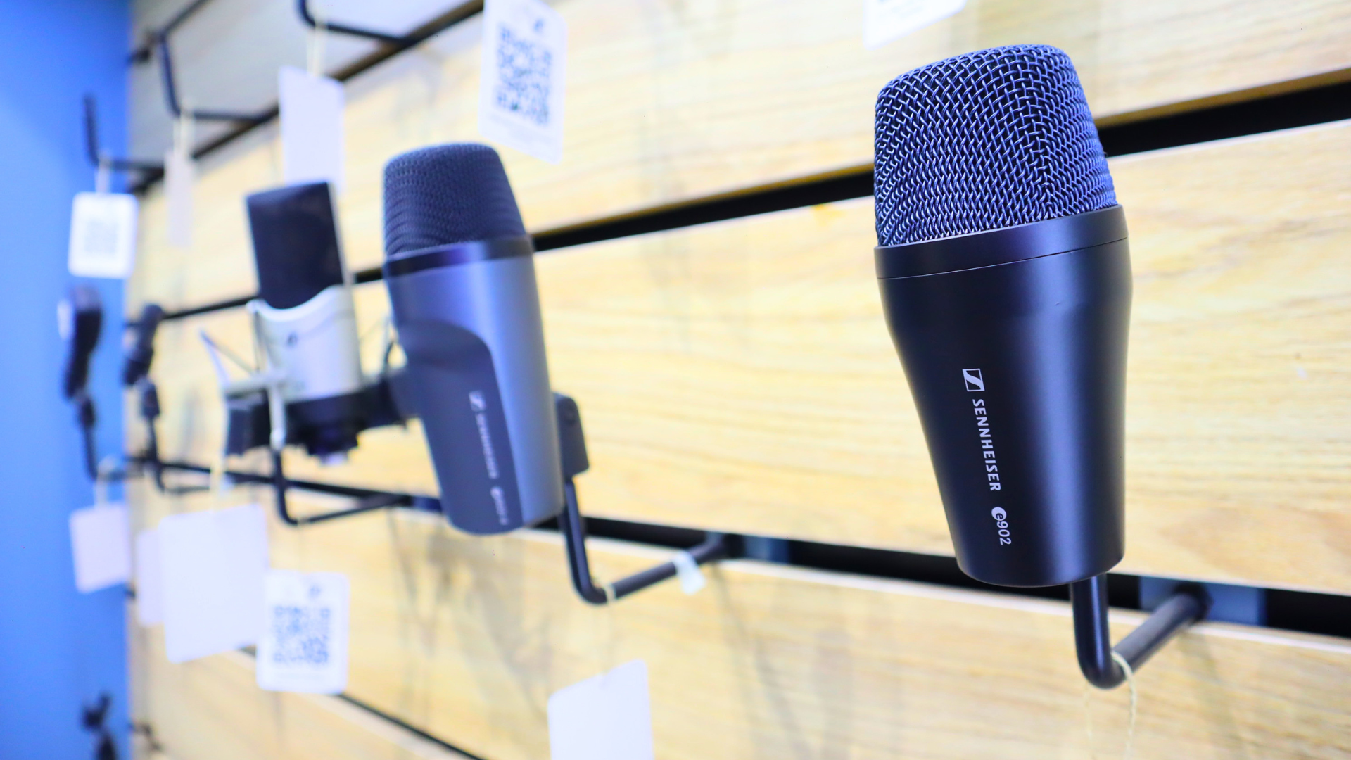 Sản phẩm Sennheiser tại showroom Việt Nam