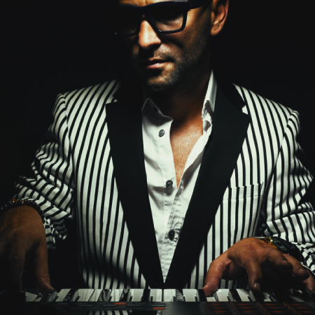 Analog Synthesizer Behringer NEUTRON ,Keyboard Behringer NEUTRON