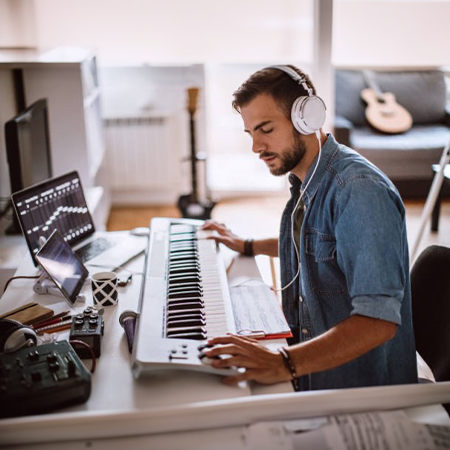 Analog Synthesizers Behringer UB-Xa