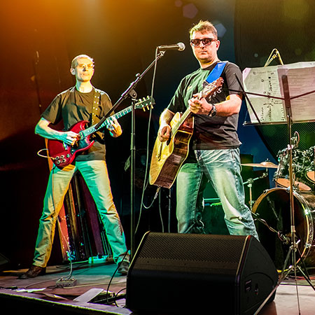 Pedal with Footswitchable Modes Behringer 69 VIBE