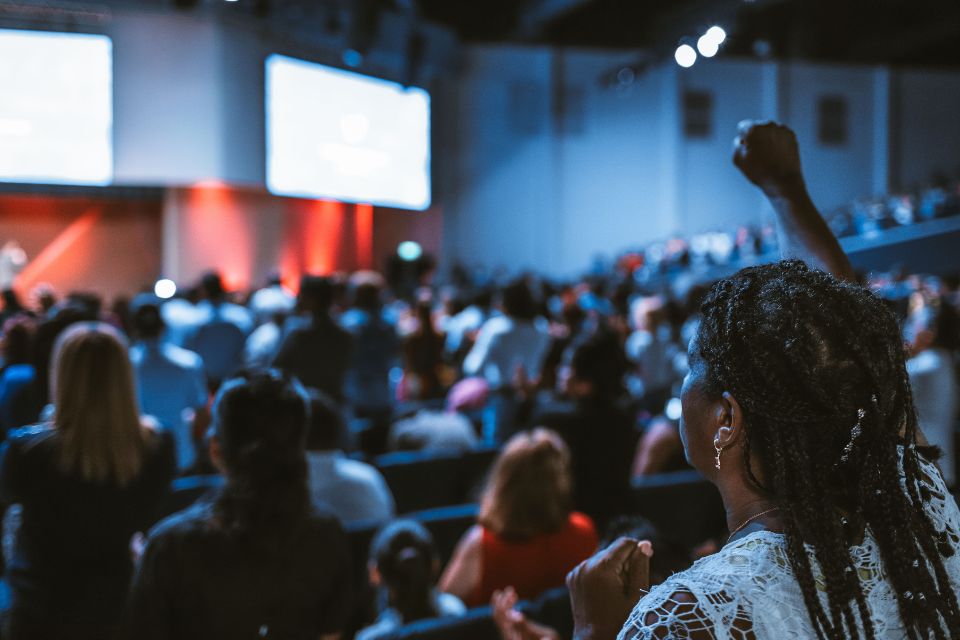 Âm thanh hội trường