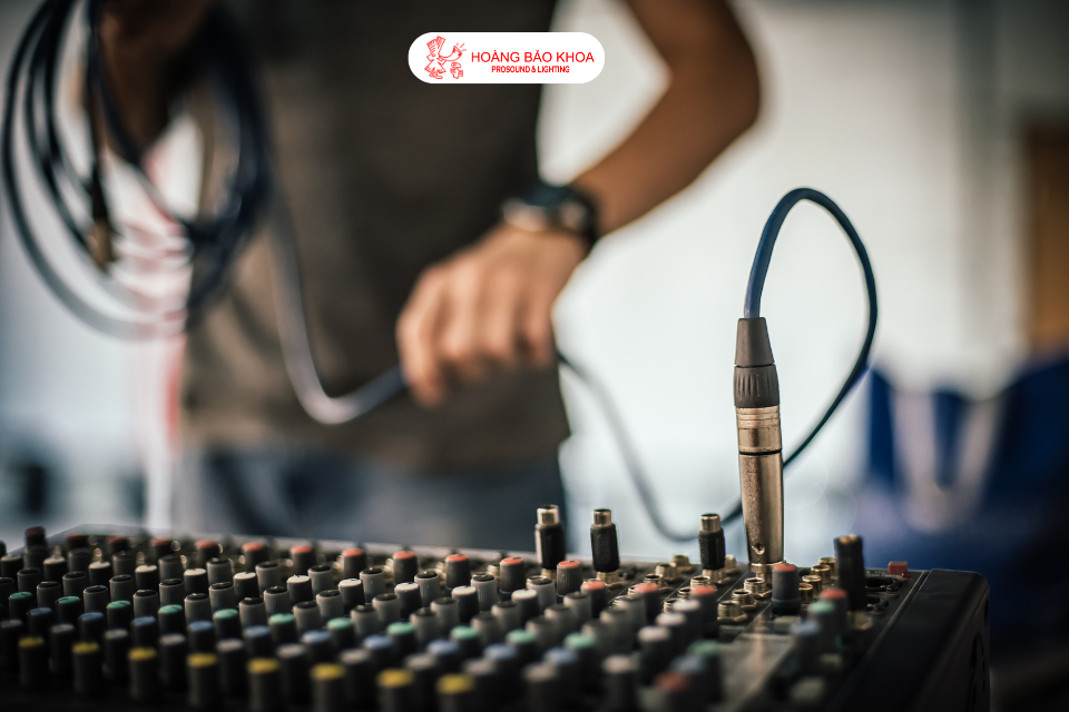 Stage sound system installation solutions by Hoàng Bảo Khoa