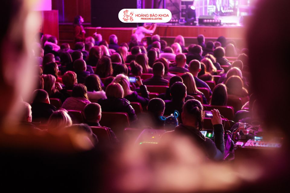 Mua thiết bị âm thanh hội trường chính hãng ở đâu?
