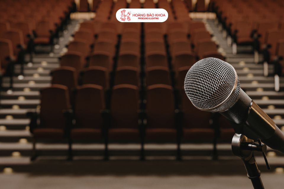 Giá dàn âm thanh hội trường phụ thuộc vào những yếu tố nào?