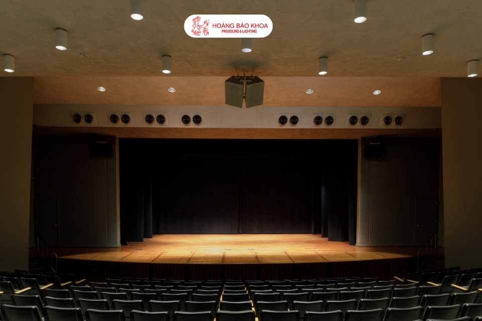 Lắp đặt âm thanh hội trường chuyên nghiệp cần lưu ý gì?
