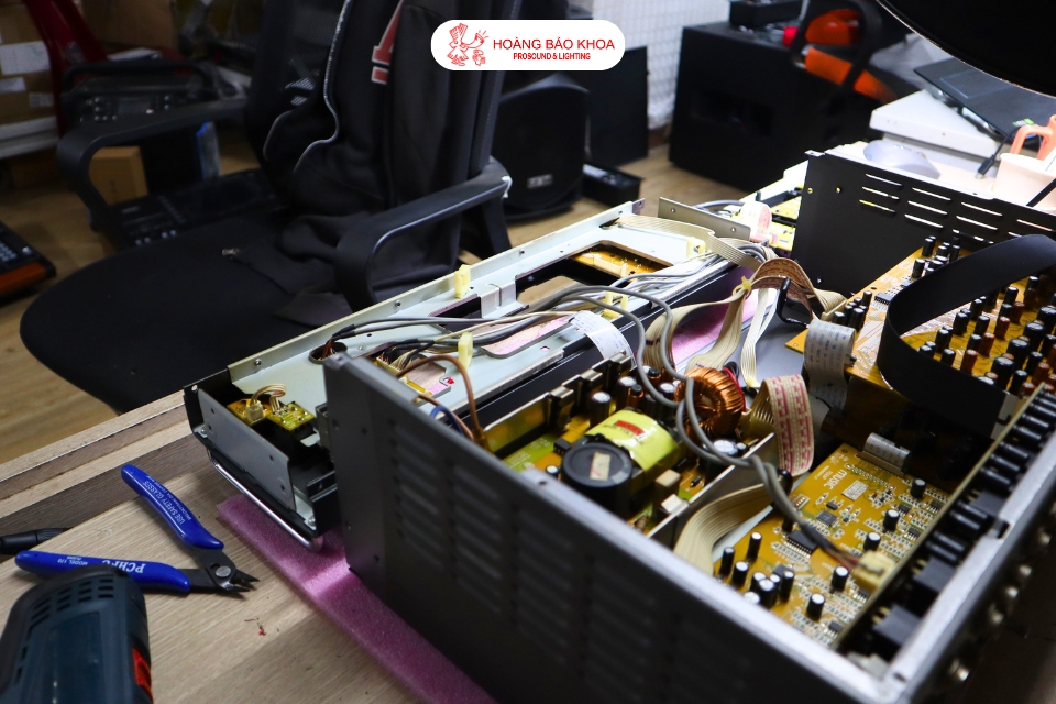 Hoàng Bảo Khoa is the official Sennheiser service center in Vietnam