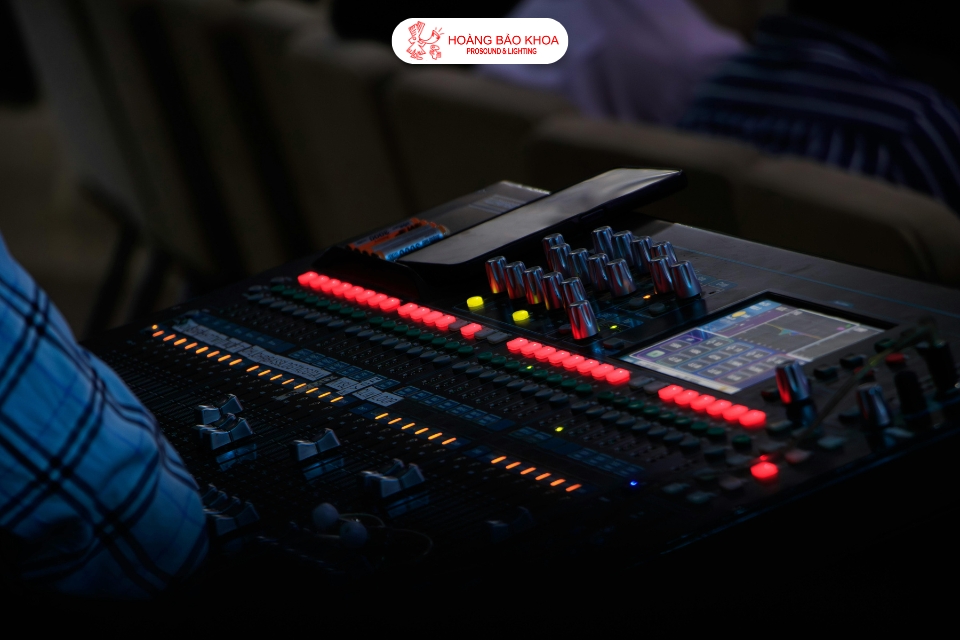 What to consider when buying an auditorium sound system