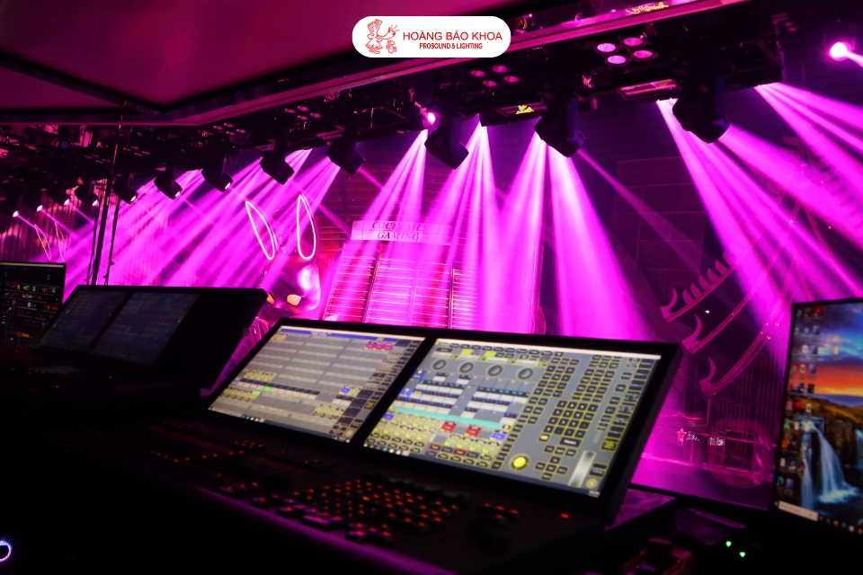 Lighting for Live Shows &ndash; The Key to Stage Experience