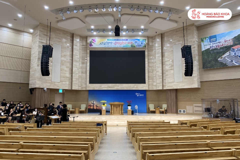 What are poor acoustics? How to improve acoustics in church sound systems