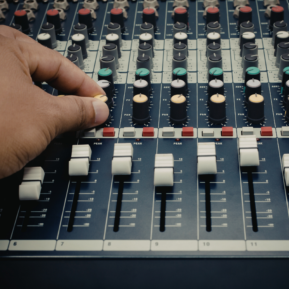 Cân chỉnh EQ giúp cải thiện chất lượng âm thanh như thế nào?