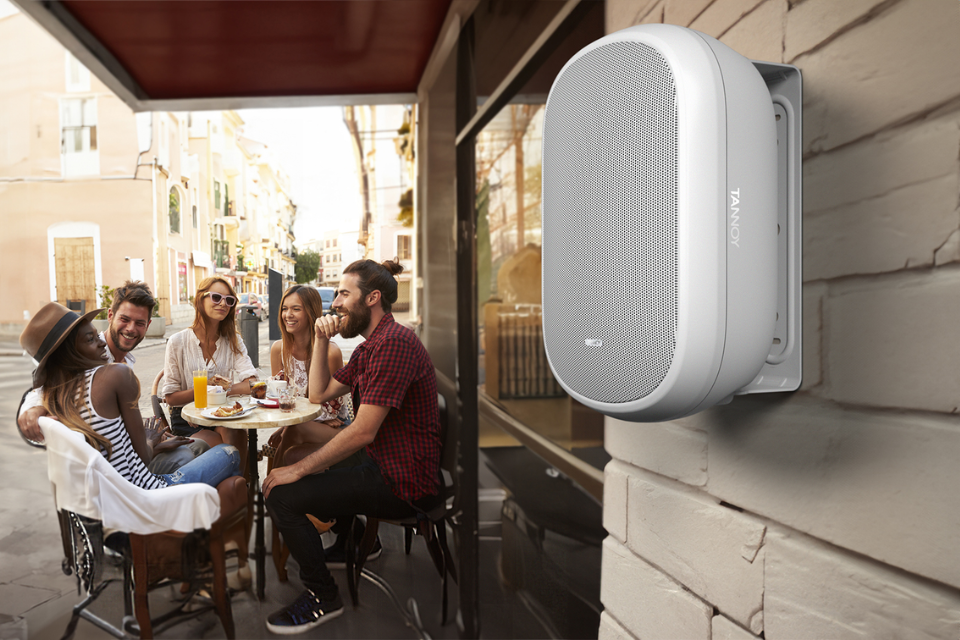 Chọn loa đúng giúp quán cafe &ldquo;giữ chân khách hàng&rdquo;