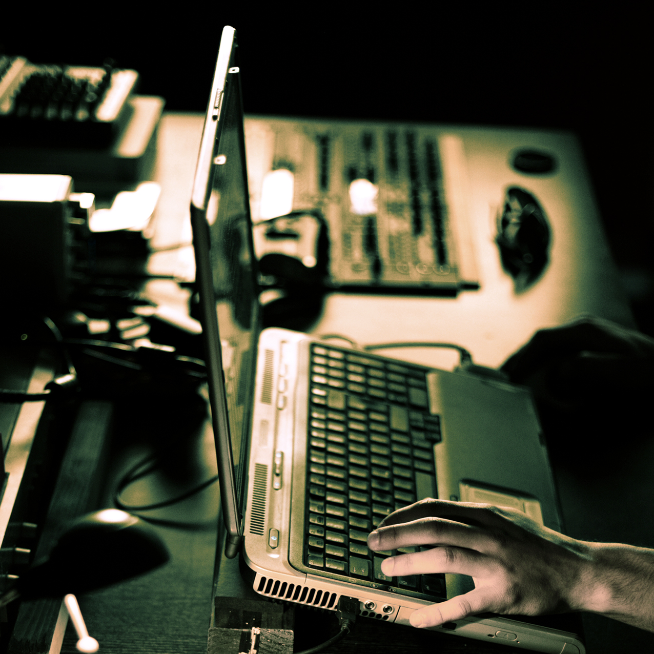 Feather-Light Design &ndash; Highly Compatible