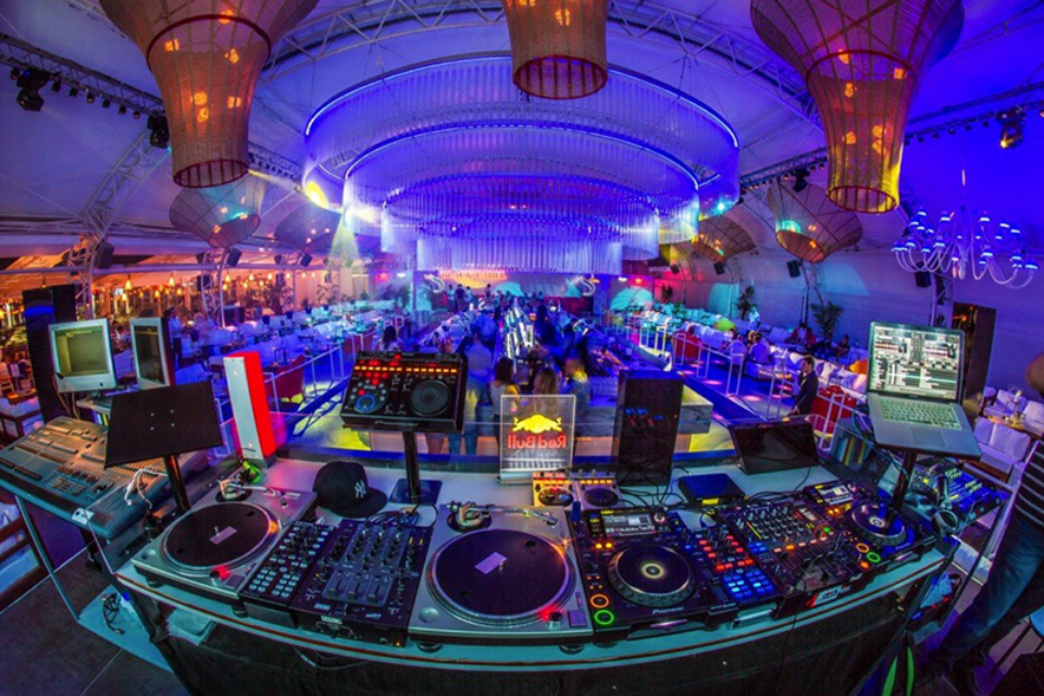 Hệ thống âm thanh quán bar chuyên nghiệp cần có những gì