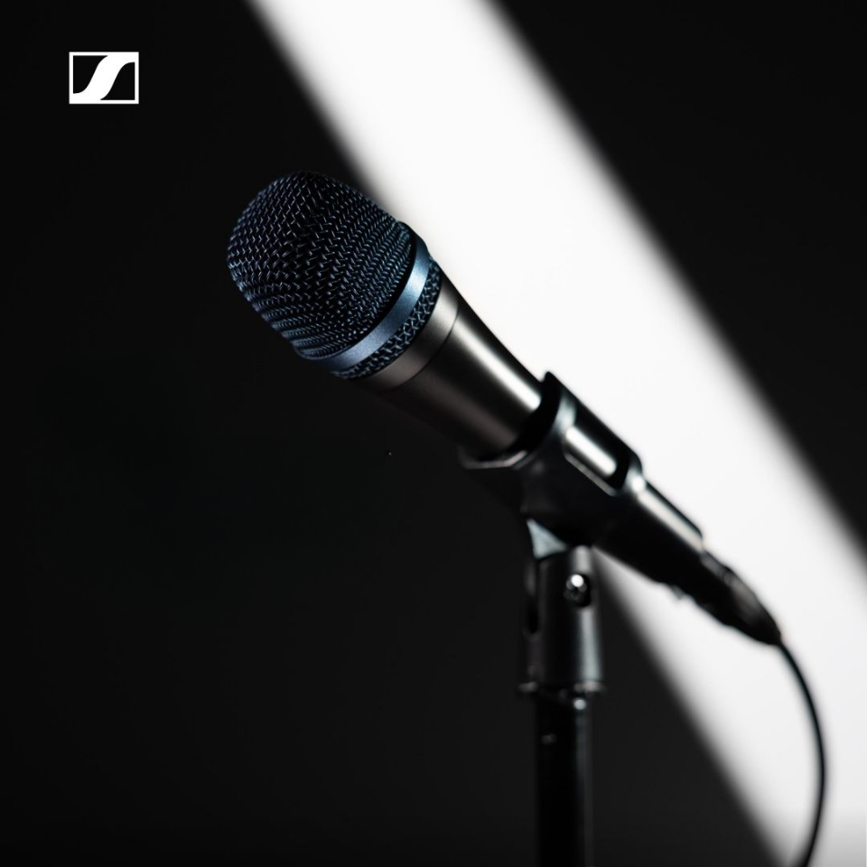 Hệ thống micro và thiết bị đầu vào cho hội trường