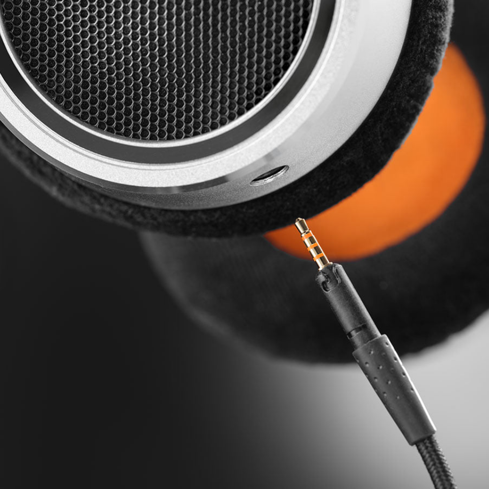 avoid-mix-translation-issues-with-the-neumann-ndh-20-studio-headphones