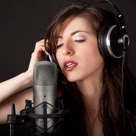 ULTRAGAIN PRO MIC2200