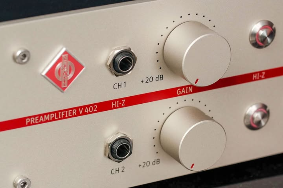 Neumann V 402 Và Nghệ Thuật Nghe Không Độ Trễ