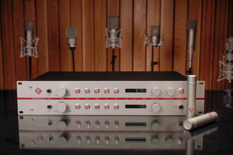 Neumann V 402 And The Art Of Zero - Latency Monitoring