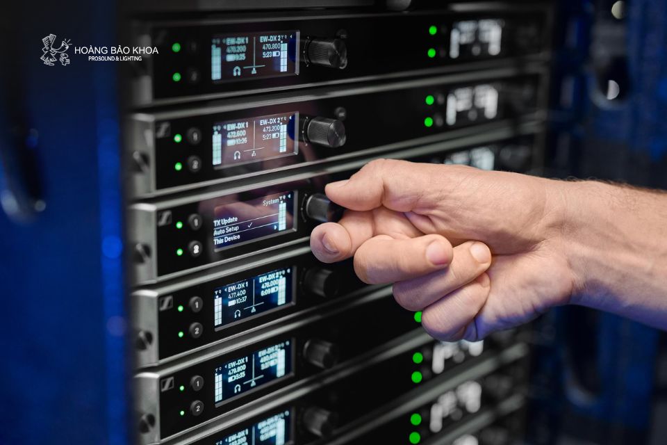 Sennheiser EW-DX EM 4 – Professional Four-Channel Digital Wireless Receiver