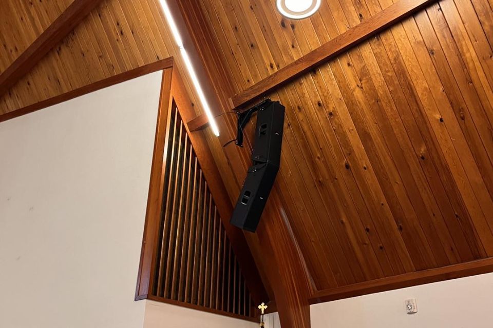 Nên chọn thương hiệu nào uy tín cho đèn sân khấu chuyên nghiệp? Gợi ý từ Hoàng Bảo Khoa