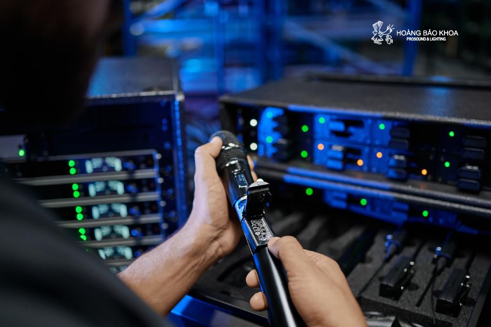 Hiện tượng nhiễu trên micro khi sử dụng bộ phát không dây số