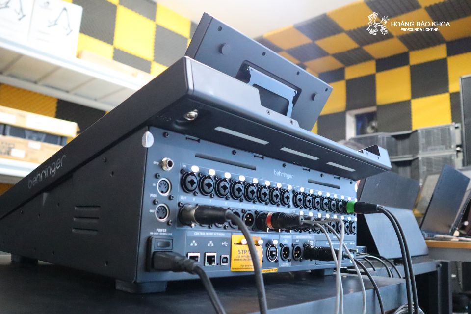 Nên chọn jack REAN hay Neutrik? Gợi ý từ Hoàng Bảo Khoa