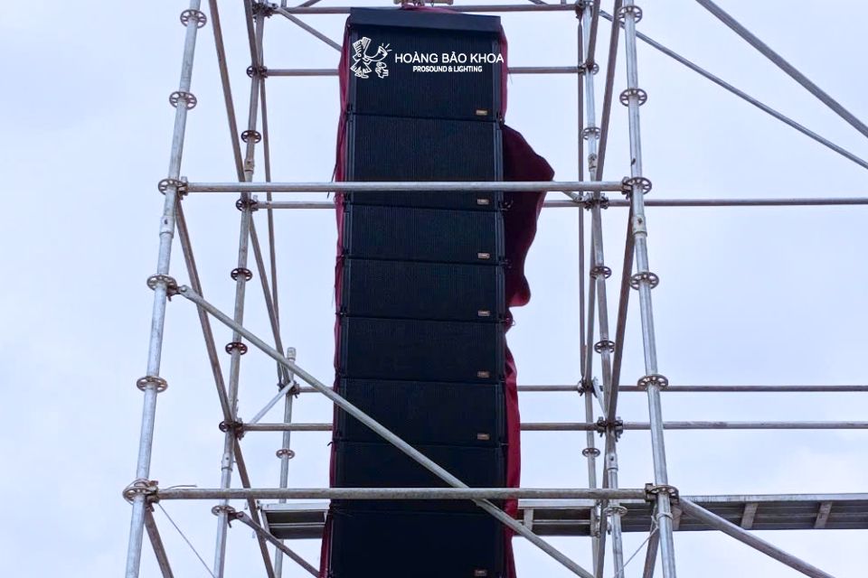 Hiểu đúng về Line Array: cách chọn & cấu hình cho sân khấu - hội trường