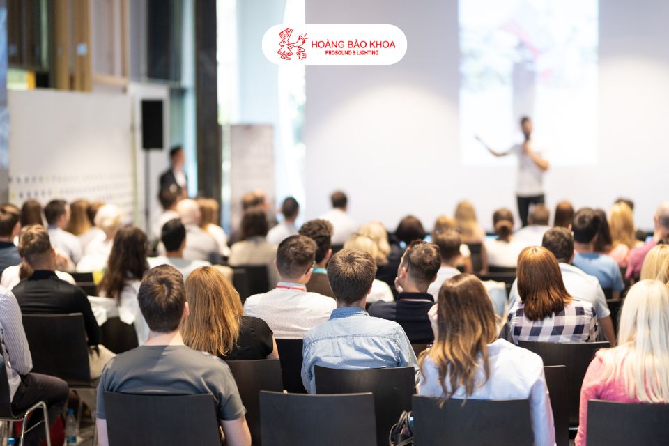 Giải pháp trọn gói âm thanh ánh sáng chuyên nghiệp cho trường học | Hoàng Bảo Khoa