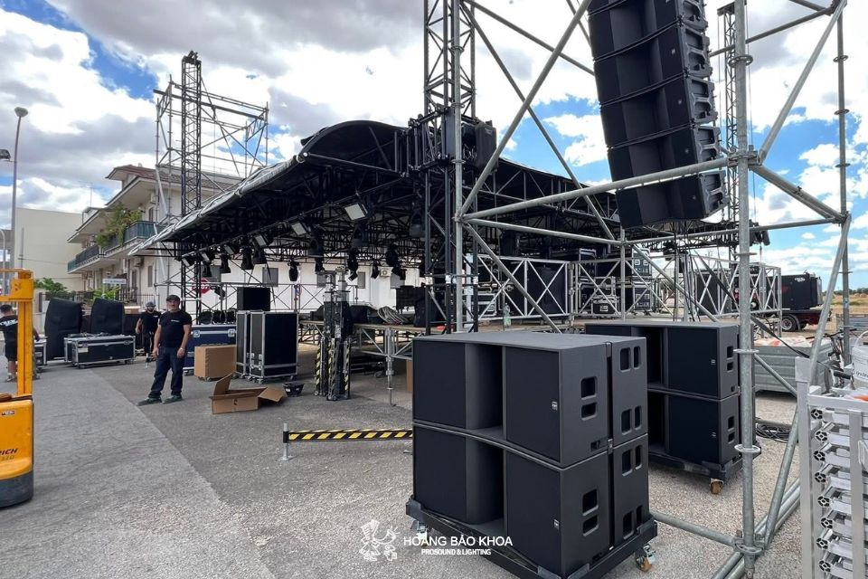 Loa Cho Sân Khấu Và Dự Án Âm Thanh Quy Mô Lớn | Gợi ý FBT Myra