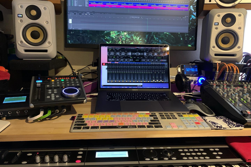 Tai-sao-mixer-behringer-lai-duoc-ua-chong-trong-phong-thu