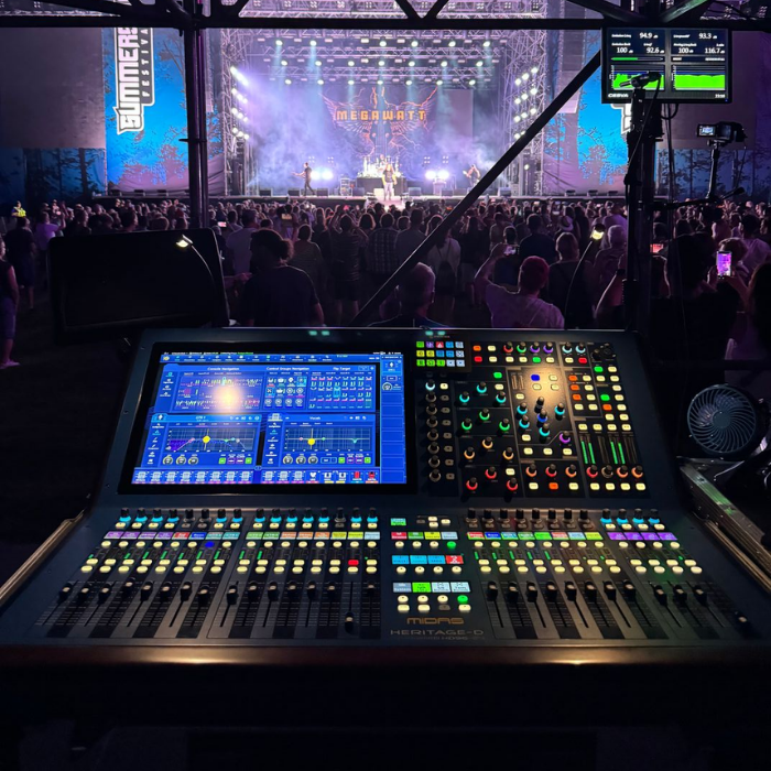 Mixer-digital-so-voi-mixer-analog-lua-chon-nao-phu-hop-cho-nguoi-moi