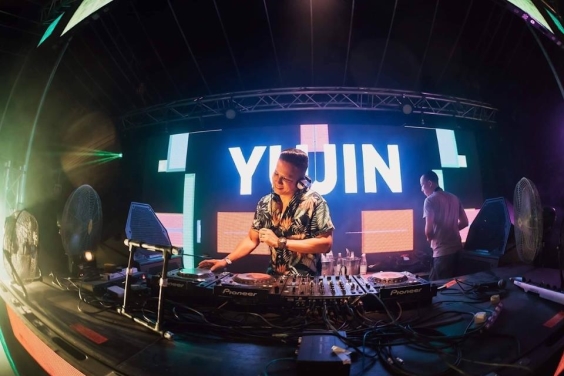 Tai Nghe Sennheiser Cho DJ Và Biểu Diễn