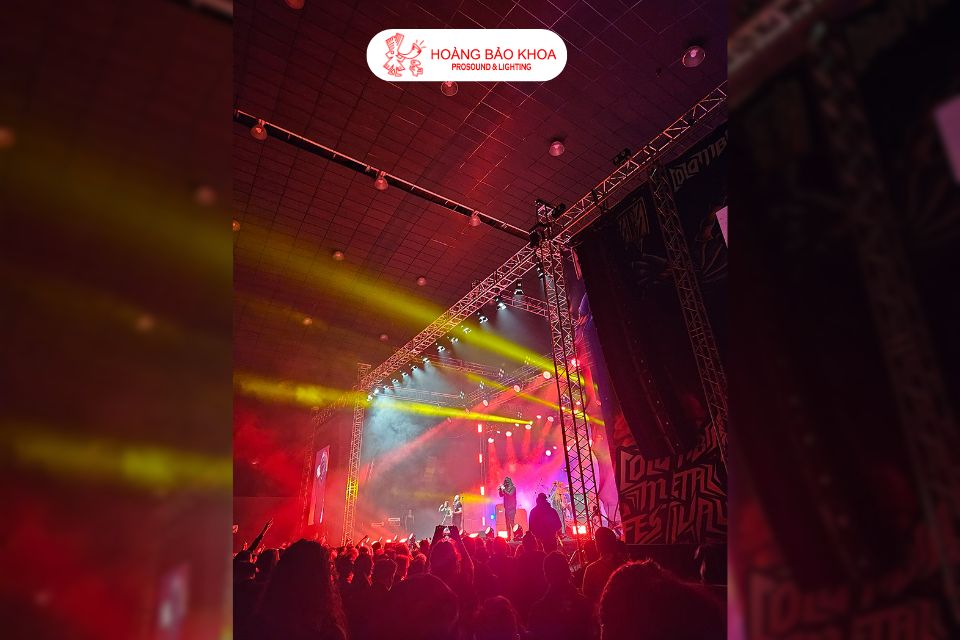 What Conditions Do Touring Loudspeakers Need to Perform Effectively on Tour Stages?