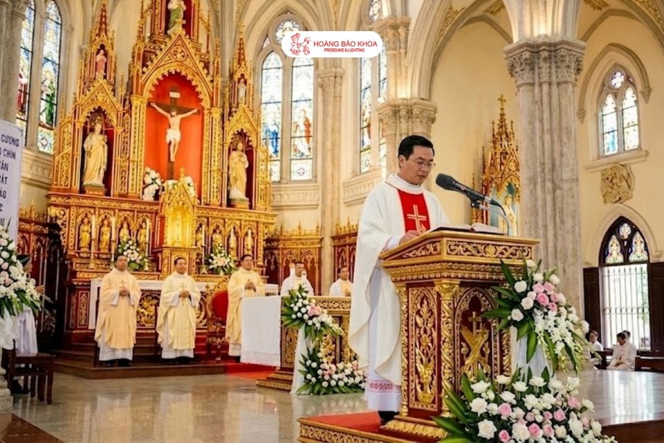 Microphones for Priests During Mass: Why Do Many Churches Choose the Neumann KMS Series?