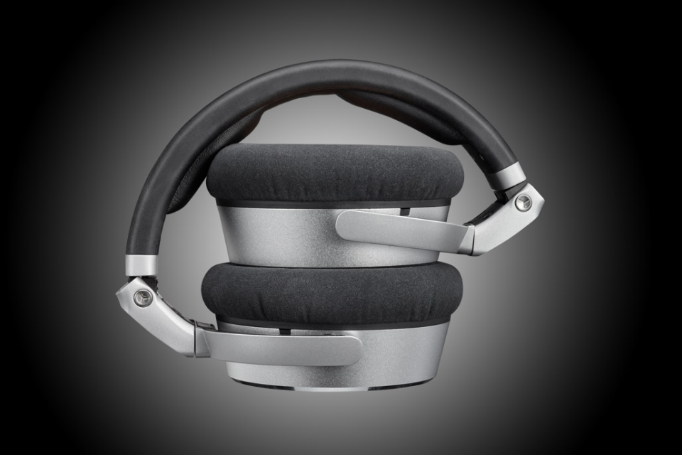 Studio Monitor Headphones Vs Regular Headphones: What Is The Difference?