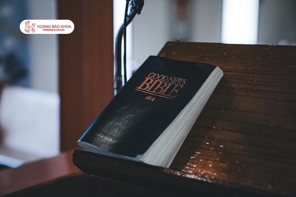 Sound Solutions for Churches with High Ceilings and Reverberant Acoustics