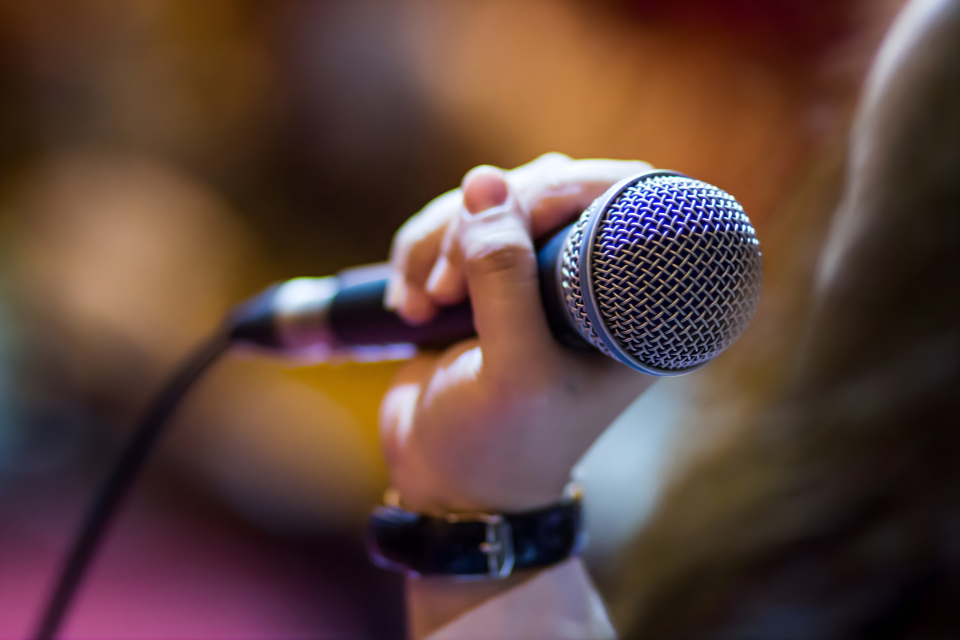 Top 5 Best Karaoke Microphones Today