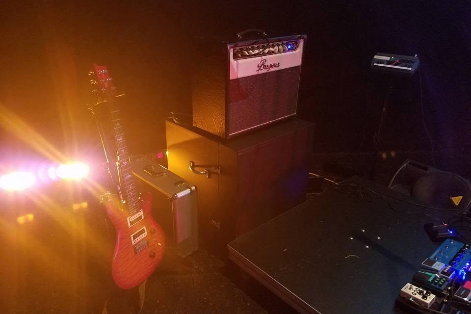 How Does a Bass Amp Work?