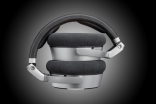 Studio Monitor Headphones Vs Regular Headphones: What Is The Difference?
