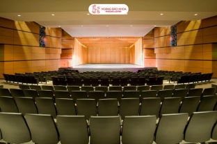 How to Properly Position Speakers in a Hall Sound System