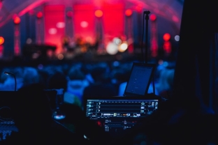 Speed Up Mobile Audio System Deployment with the JTS Wireless Audio Transmission Solution