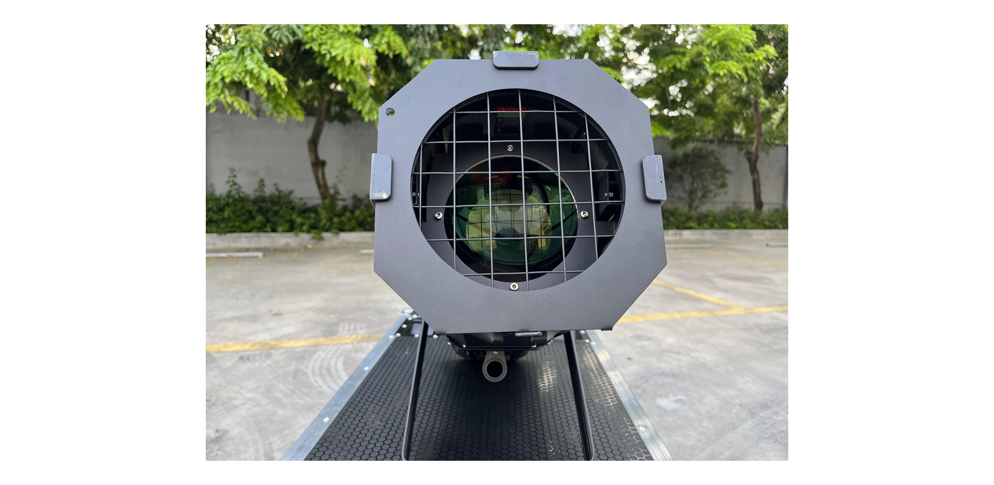 300W Profile Zoom	