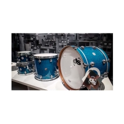 92916 Rebel Custom Shop Maple/Walnut shells - Teal over Quilted Maple - Lacquer DS DRUM